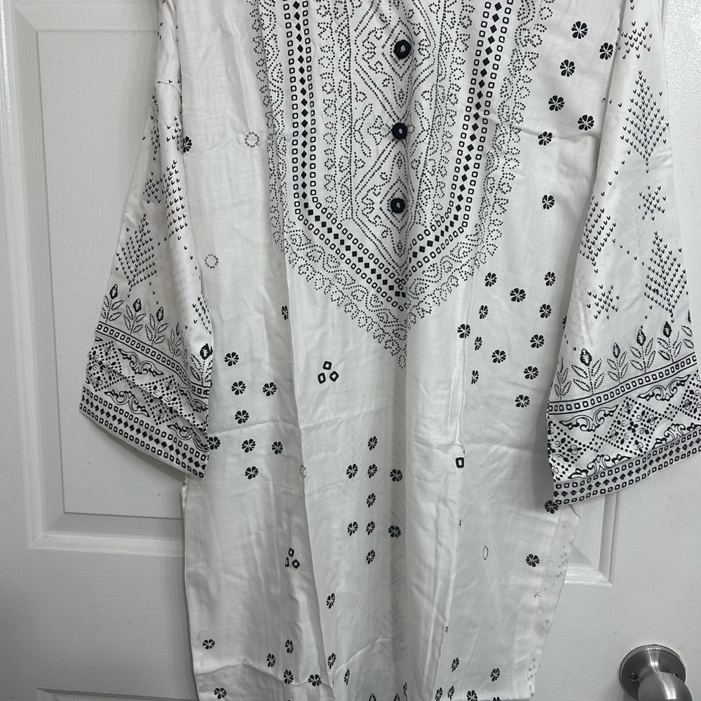 Elegant White Embroidered Long Sleeve Dress